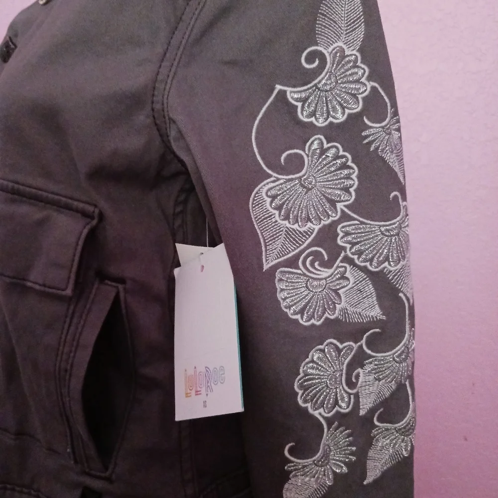 S Lularoe grey long sleeve floral button down jacket with pockets